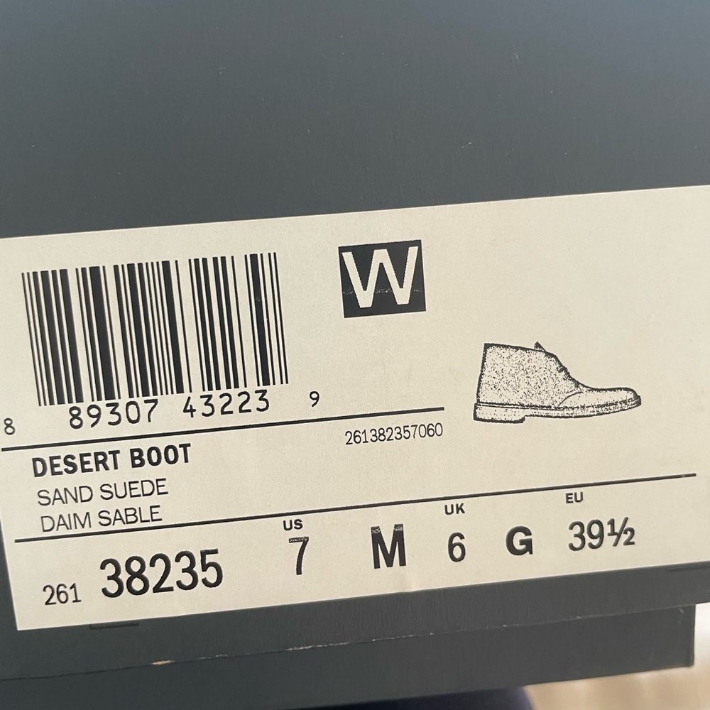 Clarks Men's Sand Suede Desert Boots. Size 7M. NWT in box. - Picture 3 of 10